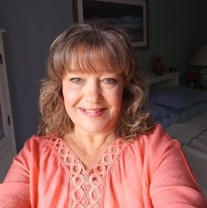 Meet your Posher, Apryle